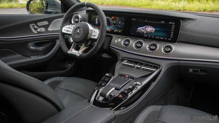 Essai AMG GT 4 portes 63S tableau de bord