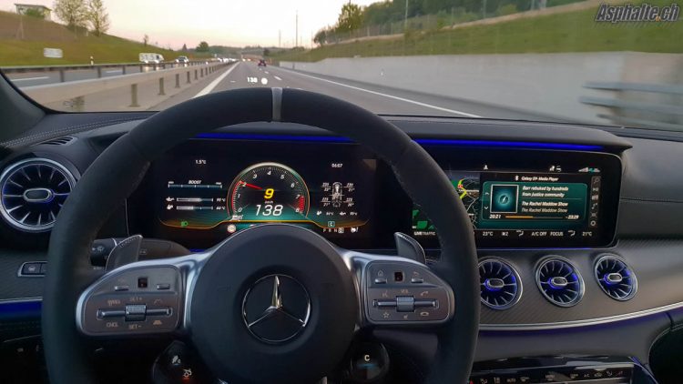 Essai AMG GT 4 portes 63S Widescreeen Cockpit