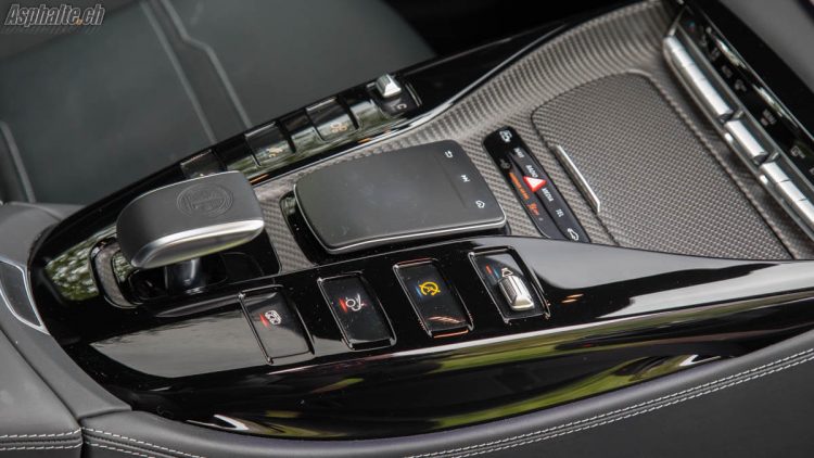 Essai AMG GT 4 portes 63S console centrale