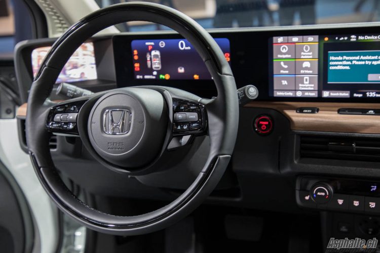 Honda e IAA 2019 tableau de bord volant