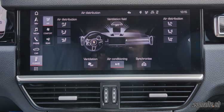 Porsche Cayenne S Coupé écran ventilation