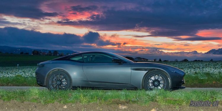 Essai Aston Martin DB11 AMR