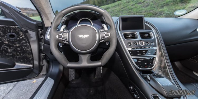 Essai Aston Martin DB11 AMR