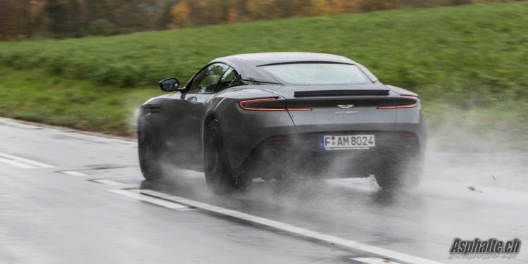 Essai Aston Martin DB11 AMR