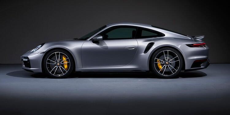 [La survie du sang] La nuit tous les chats sont gris (les chattes aussi) Porsche-992-Turbo-S-750