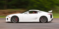 Au volant Lexus LFA